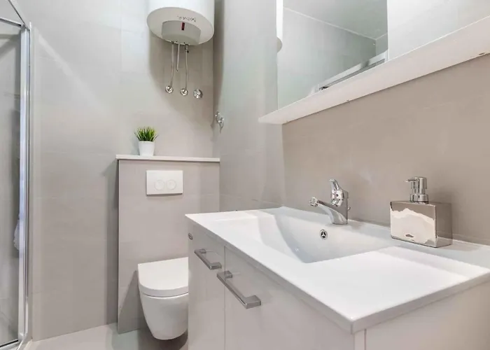 Appartement In 43550 Rabac